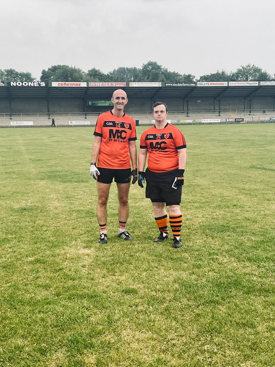 laveygac's tweet photo. proud moment for Lavey last night. Brothers Ciaran and Michael Drumm taking the field against Glen with Ciaran hitting the back of the net in the final minute to secure Laveys victory. Ciaran was wearing the number 15 jersey in honour of godfather Colm McGurk @Doiregaa @UlsterGAA https://t.co/YQkaiu1qB2