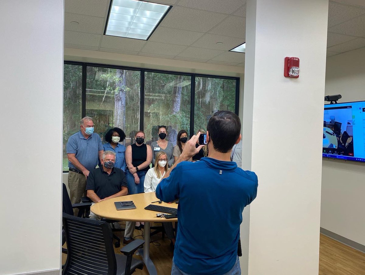 VollmerLab's tweet photo. Last lab meeting for Sean Smith! Congratulations on your new position at SUNY Upstate Medical University! https://t.co/cSMhGQmlbA