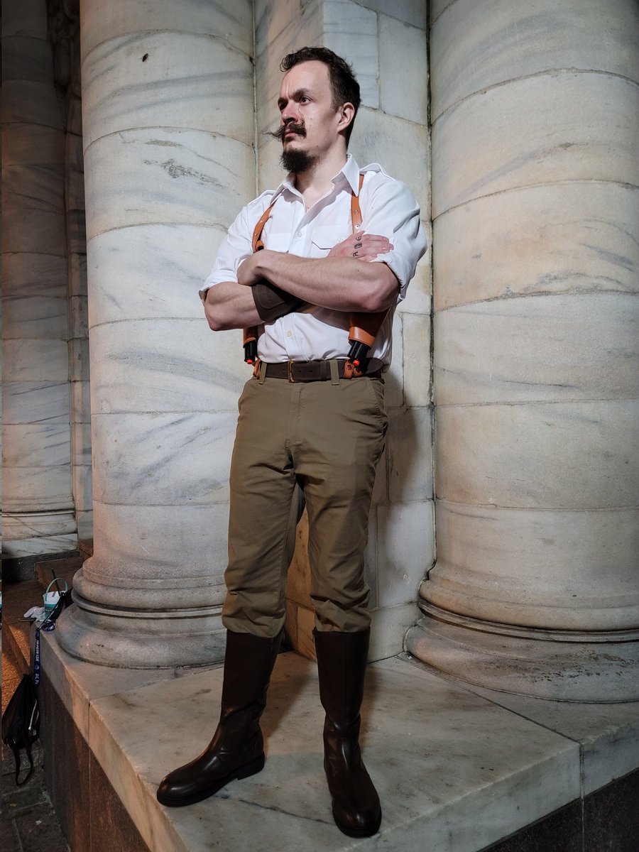 SonnyDefarge's tweet photo. This is fine too. Turns out, I was on the right side of the river.

Hair/facial hair aren't film accurate. But I hope I still did the most precious human, Brendan Fraser, proud.

📸 - @theamazingryman

#DragonCon2022 #DragonCon #TheMummy #BrendanFraser https://t.co/97EM8DKoXZ