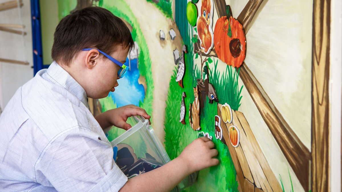 cardiffcouncil's tweet image. As part of a new Education Act young people with Additional Learning Needs and their parents/carers will: 🙋‍♀️Access support earlier ℹ️ Find information easier 📋 Have help if they disagree with decisions: orlo.uk/7uICT #ALNWales 
#AdditionalLearningNeeds