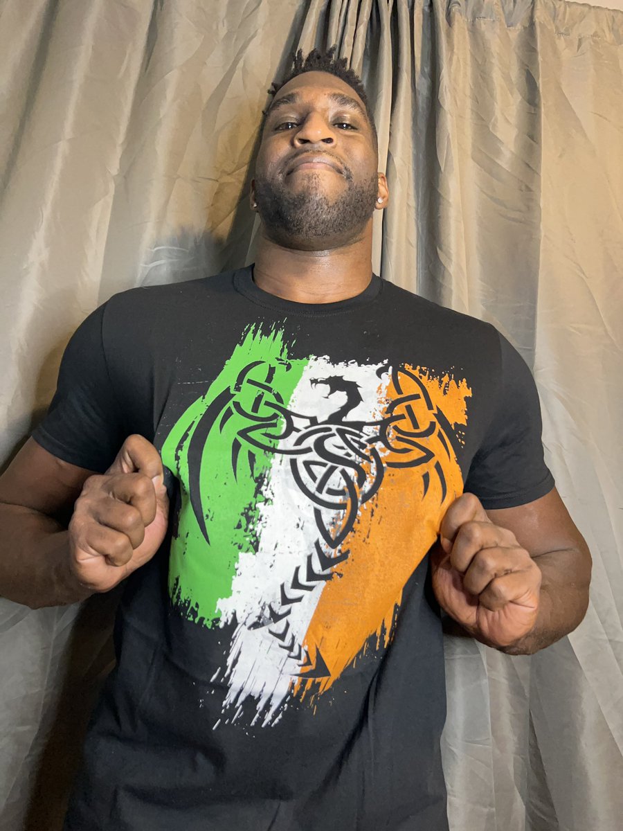 ActingUpIsaac's tweet photo. Sending all the good vibes &amp; support 🤙🏾Come on @WWESheamus☘️🍺🇨🇮🏴󠁧󠁢󠁷󠁬󠁳󠁿! #WWECASTLE #ICTitle #Sheamus #ClashAtTheCastle #ugsc #lfgcatc #smackdown  #fanatics #wweshop #bangerafterbanger @WWE @Fanatics @WWEShop https://t.co/wnaQ2s86CG