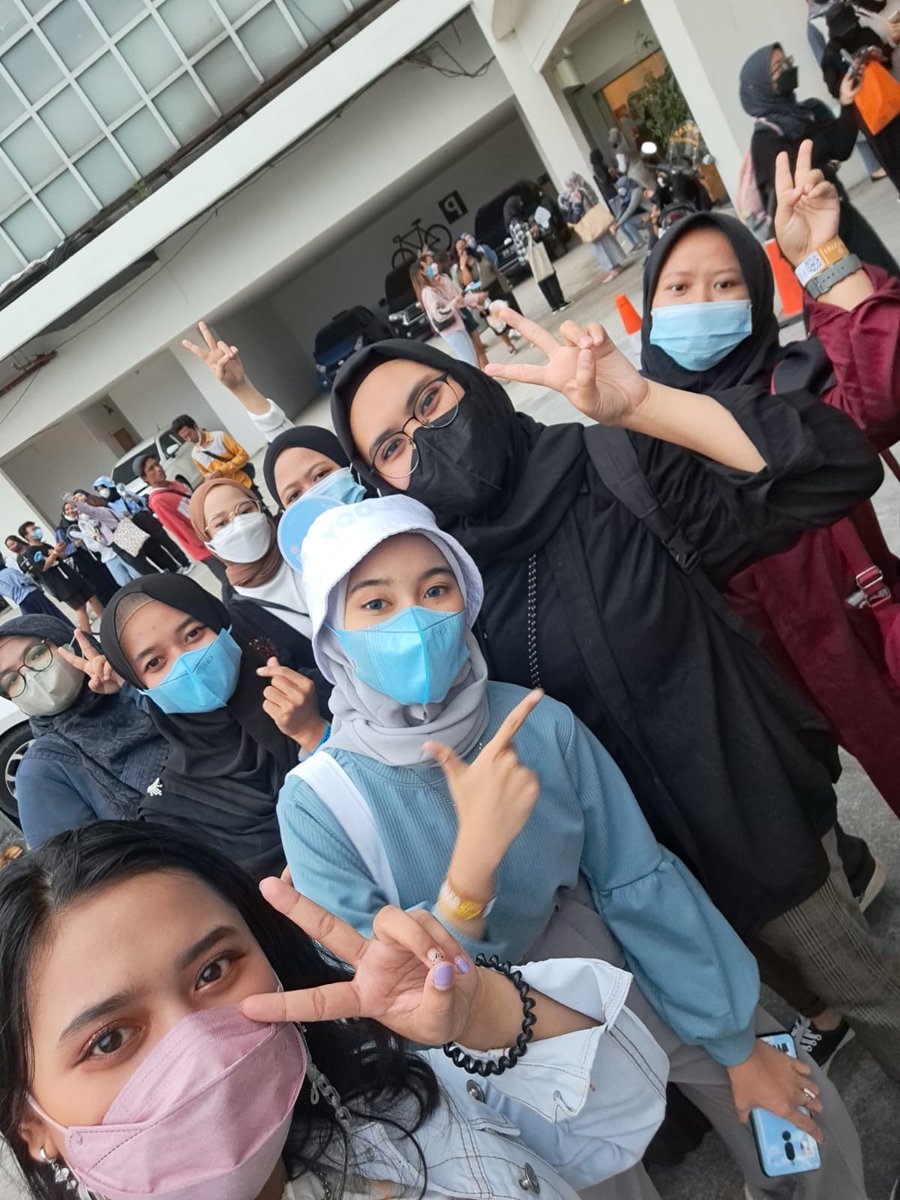 btobrich's tweet photo. #btob_chothafest #CHOTHAFEST
Gakerasa udah seminggu yang lalu ketemu mutual2 aku๐ญ๐ let's meet again di next concert #BTOB https://t.co/reSJFiYUtH