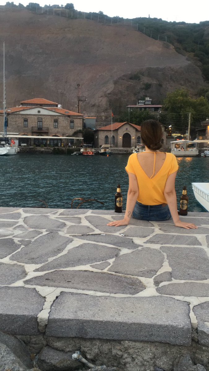 SeH_Naz_Naz's tweet photo. “gelmemiş gamı peşin çekmek boşuna zahmettir; yarının işini yarına bırak daha iyi..”
#efes sponsorluğunda 😂 https://t.co/jsUd8LL8jo