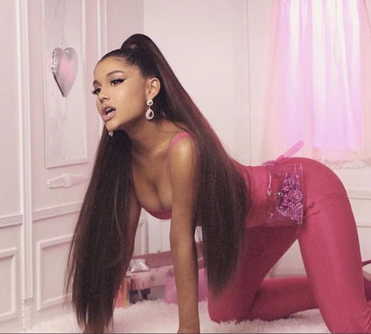 arijlm's tweet photo. ariana grande wearing pink https://t.co/bcIKGuapzM