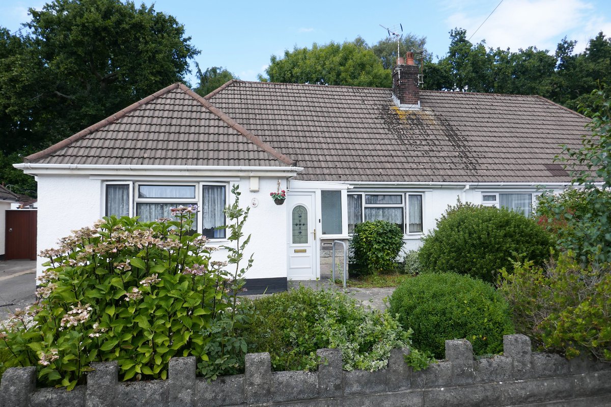 mansellsprop's tweet photo. FOR SALE: 2 Bed Semi-Det Bungalow in Heol y Bont,  Rhiwbina, £397,500 https://t.co/lgVGkQ2PVX https://t.co/99iWuNeSsJ
