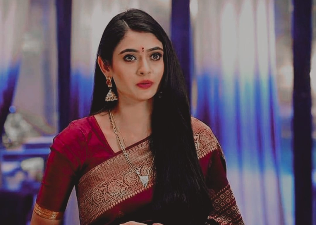 Akanshaa05's tweet photo. Simply beautiful in saree...simplicity never goes out of style😊

#ShivangiKhedkar https://t.co/OrNtfEW56L