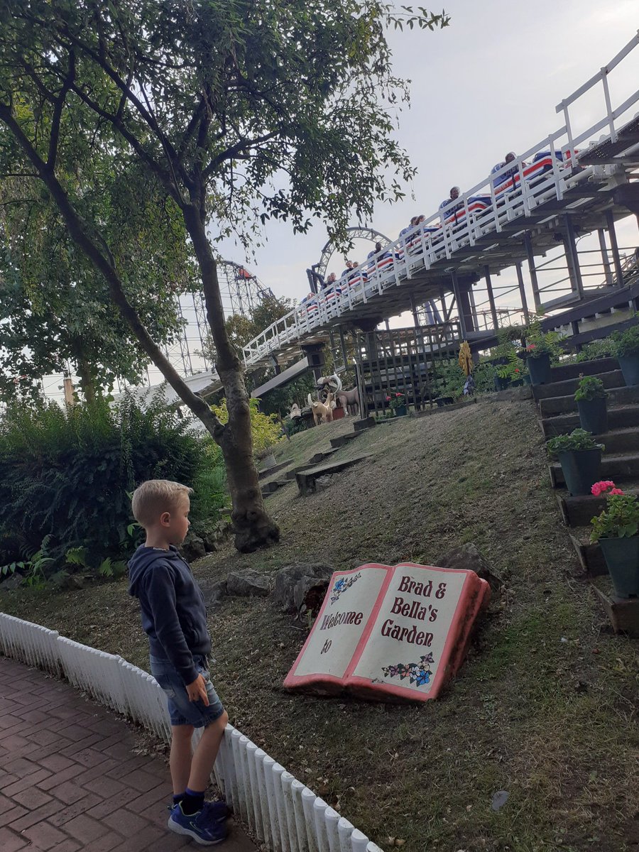 Discover_Ent's tweet photo. @Pleasure_Beach #mychildreads #fairytaletrail #yr2l #lovetoread #rides #bigdipper @StMaryB17 https://t.co/fGw6Kt3Rsw