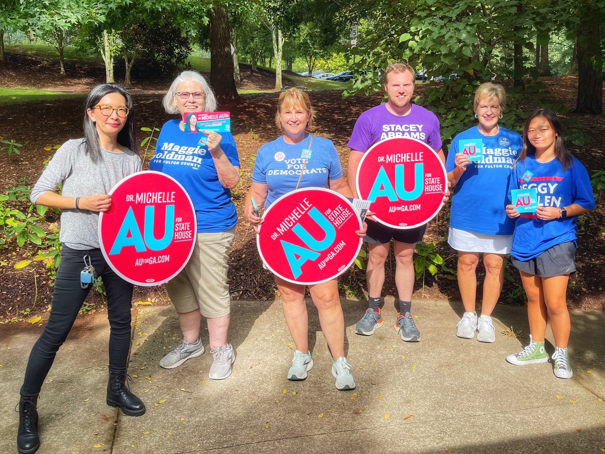 AuforGA's tweet photo. Even on a holiday weekend, Democrats in North Fulton are fired up and ready to canvass for @GeorgiaDemocrat candidates up and down the ticket!
2022 was no fluke, and Georgia is a blue state *when everyone votes.*
Early voting starts in 44 days. Let’s leave it all on the field. https://t.co/DTrP4V43yq