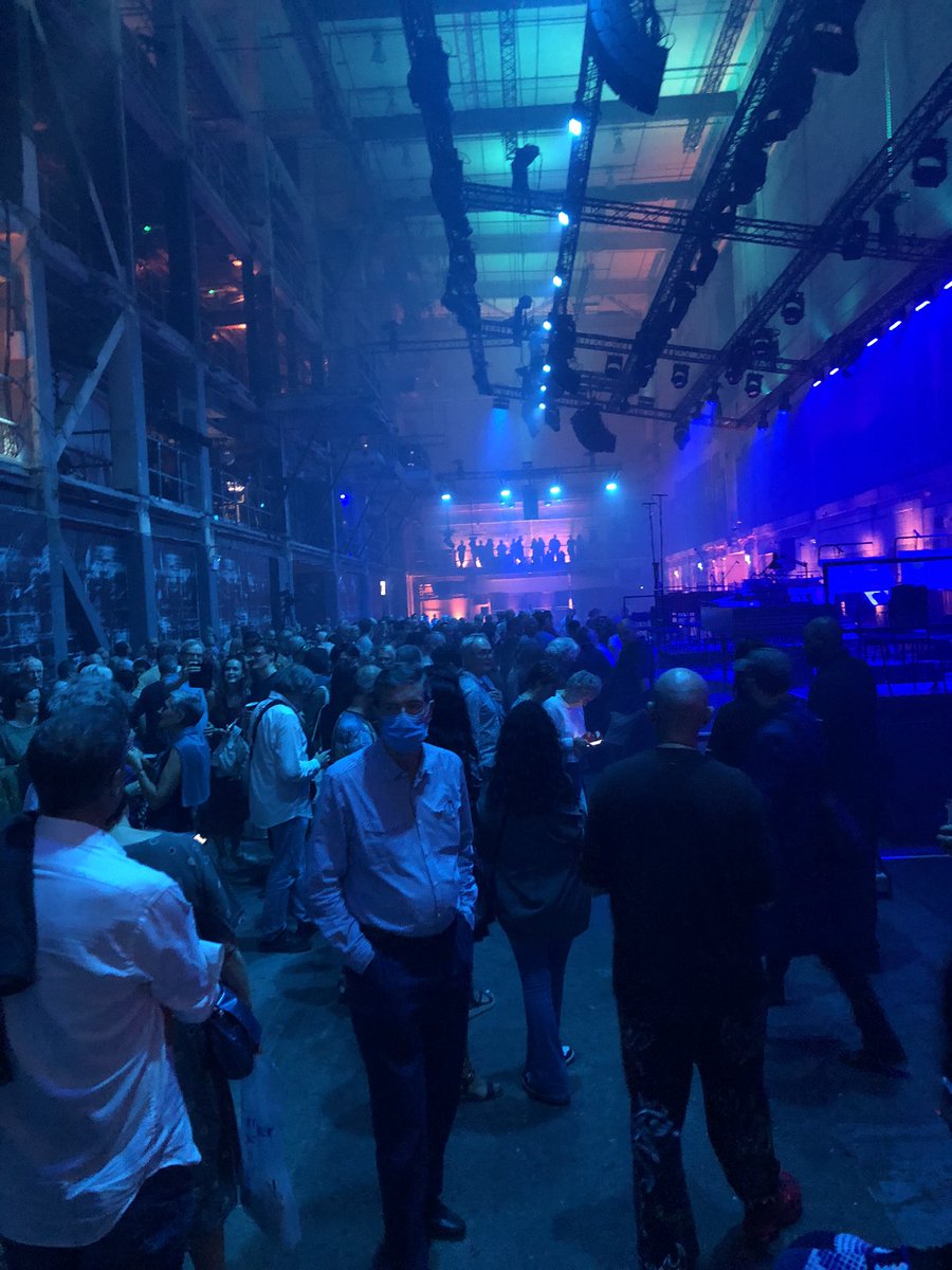 geocham's tweet photo. Absolute knockout Glass/Handel Prom. Exquisite music, singing, dancing, visuals and gorgeous videos. I was in tears. What an event. #bbcproms @E_N_O @A_R_Costanzo https://t.co/aBwx3DUvZR