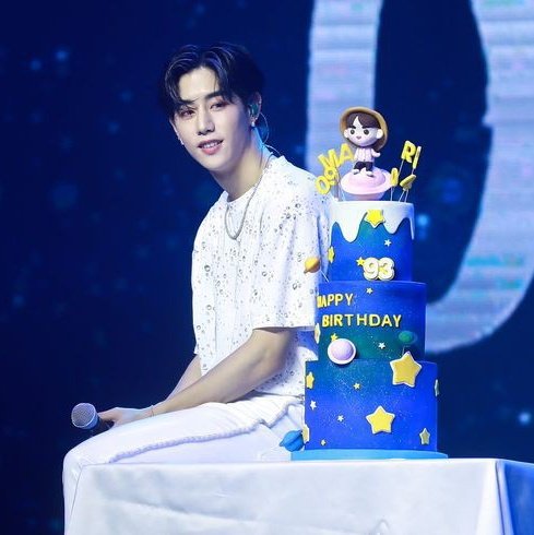 marksana4ever's tweet photo. Happy birthday to the one and only Mark Tuan! You grown up such a fine and handsome man. I know you had silent battles, but always remember that we, ahgases, are always here for you. Thank you for being strong.

@marktuan 
#TheOtherSide #theotherside_MarkTuan
#29THeotherside https://t.co/GEejnjdNvR