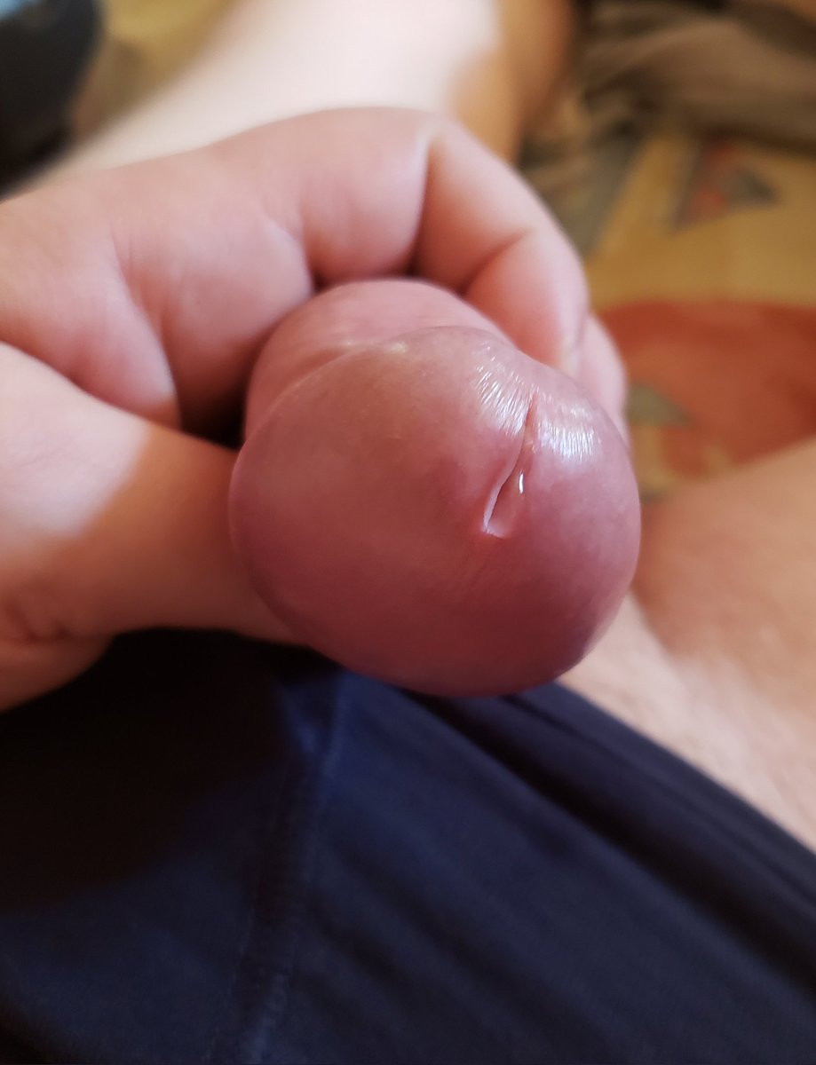 Zizitown75's tweet photo. Elle pleure ! Qui pour la consoler ? 😋
#frenchcock #gaytop @TopforY @maqueuecom #maqueue @Secteurx_Paris @FrenchiesCocks https://t.co/sfhZy0BaFV