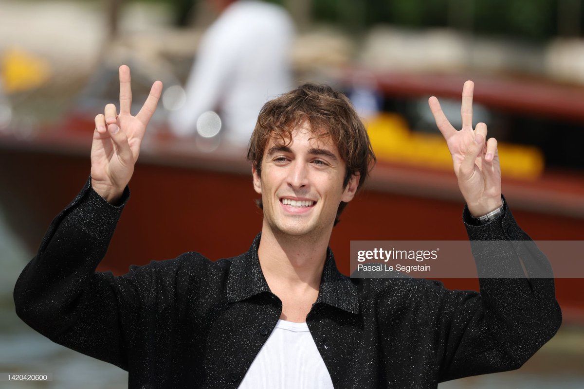 DarkNora0's tweet photo. La mia dose di risate giornaliera è arrivata a Venezia 

Mattì sei un grande❤️
#Venezia79 https://t.co/DTcoaaStLD