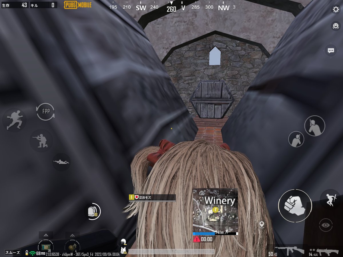 hukazakemozu's tweet photo. Pubgモバイル
ワイナリーで、かくれんぼ。
安全地帯が接近で即死。
なんでやねん！ https://t.co/wKKgVNnbWO