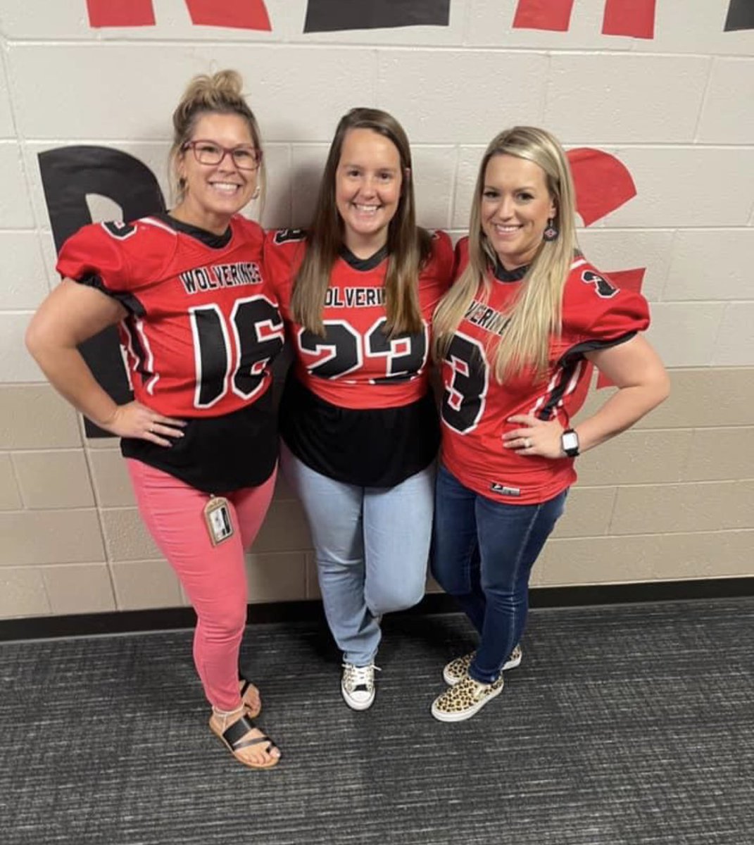 ClearBrookHS's tweet photo. Fridays are all about school spirit and honoring our teachers with jerseys for the day!! These teachers are BROOK proud!#weareclearbrook #onaquest https://t.co/7NcKiIrc7K