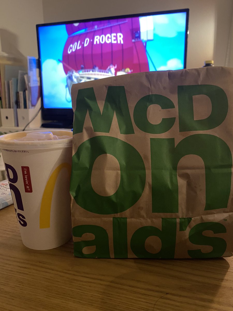jayauthentic_'s tweet photo. 痩せた痩せた言われるからこの時間にマックを食す https://t.co/eFCLXKtBUU