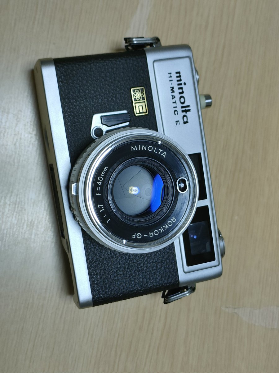 nyanmomi's tweet photo. ウチのMINOLTA HI-MATIC 2台。ホントたまらん。なのに、フィルムが…どうしたらいいのか。
#MINOLTA
#レンジファインダー
#HIMATIC https://t.co/YmmHyG94ZG