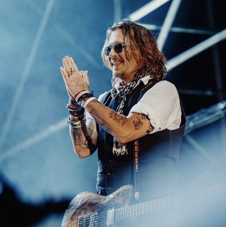 campbedream's tweet photo. Forever and always #IStandWithJohnnyDepp https://t.co/bdcv2KW29h