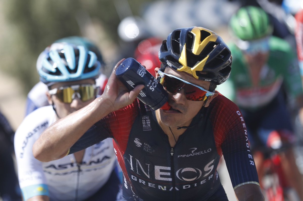 SC_ESPN's tweet photo. 🇪🇨 REPITE RICHARD CARAPAZ 

🔥 El ecuatoriano gana su segunda etapa (hoy la 14) en #LaVuelta22 

👏🏻 Enorme día en la Sierra de la Pandera https://t.co/ggyxxY5iY5