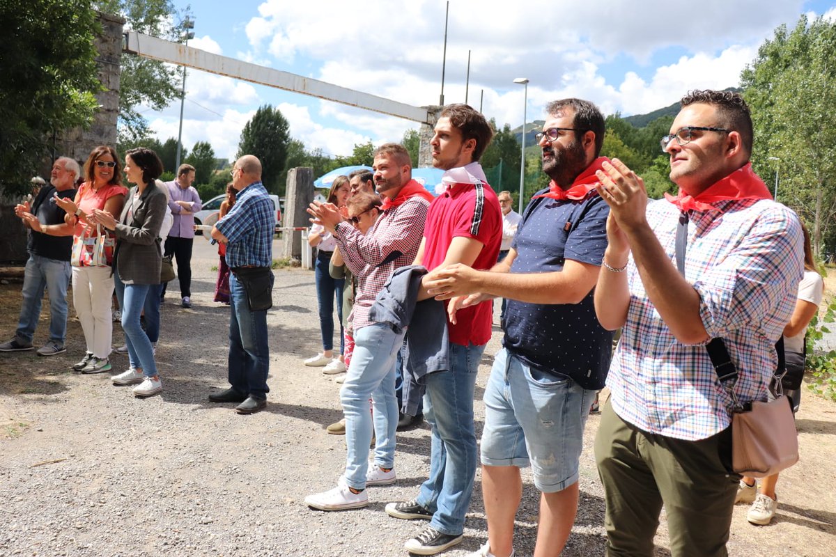 🌹 Iniciamos el curso político acompañando a la militancia de <a href="/SocialistasBnar/">Socialistas Boñar</a> en su Fiesta de la Rosa.

👥 Además del propio alcalde, Pepe Villa, hemos contado con la presencia de <a href="/luistudanca/">Luis Tudanca</a> y <a href="/alfonsocendon/">Javier Alfonso Cendón</a>

🚗 Esperamos volver pronto.