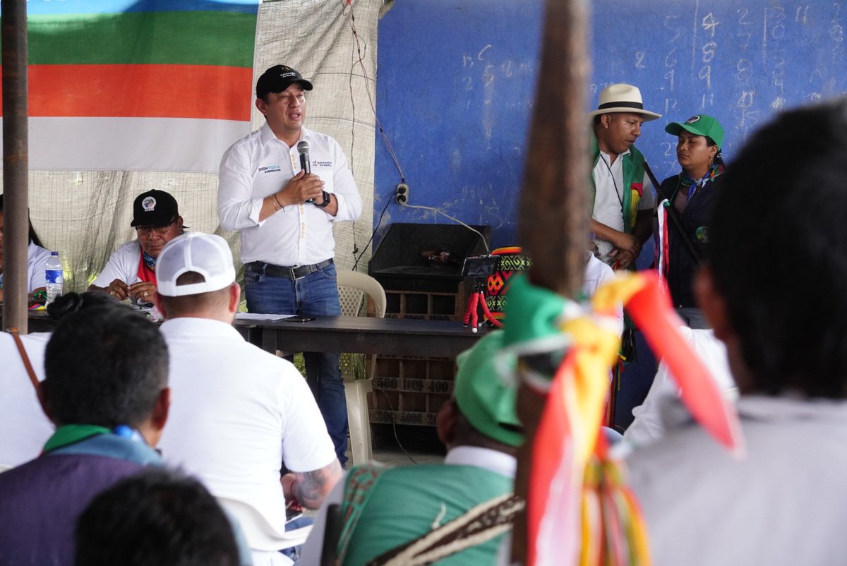 jhonrojasca's tweet photo. En mpio #Tumaco con la Organización de Resguardos Indígenas del Pueblo Awa del Pacífico, atendemos llamado de comunidad para diálogo por la vida. Esperamos acuerdos con @infopresidencia que permitan desbloqueo en vía al mar @petrogustavo @FranciaMarquezM
@MinInterior
@ggarciaf90 https://t.co/KibB6gOh3f
