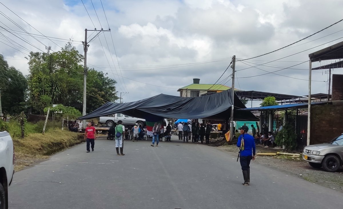 jhonrojasca's tweet photo. En mpio #Tumaco con la Organización de Resguardos Indígenas del Pueblo Awa del Pacífico, atendemos llamado de comunidad para diálogo por la vida. Esperamos acuerdos con @infopresidencia que permitan desbloqueo en vía al mar @petrogustavo @FranciaMarquezM
@MinInterior
@ggarciaf90 https://t.co/KibB6gOh3f