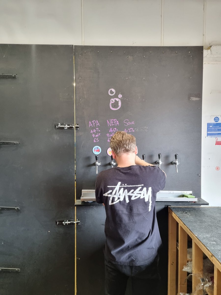brewsandbeers's tweet photo. The next Tottenham taproom today is OME bar &amp; brewery. 3 drafts on tap - we opted for the Super Sharp Shooter sour &amp; their New England Pale Ale; nice! Retro as playlist too 👍 Here's to car-park beers!🍻 #brewery #taproom #craftbeer #Tottenham #beers #Pubs #COYS
 @OneMileEnd https://t.co/SoHZYVjqdW