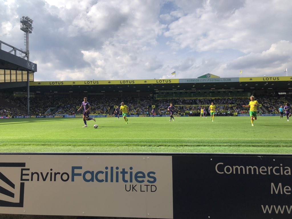 Watching the football with my Dad.

Keeping things neutral.

#canaries #ncfc #skyblues #ccfc