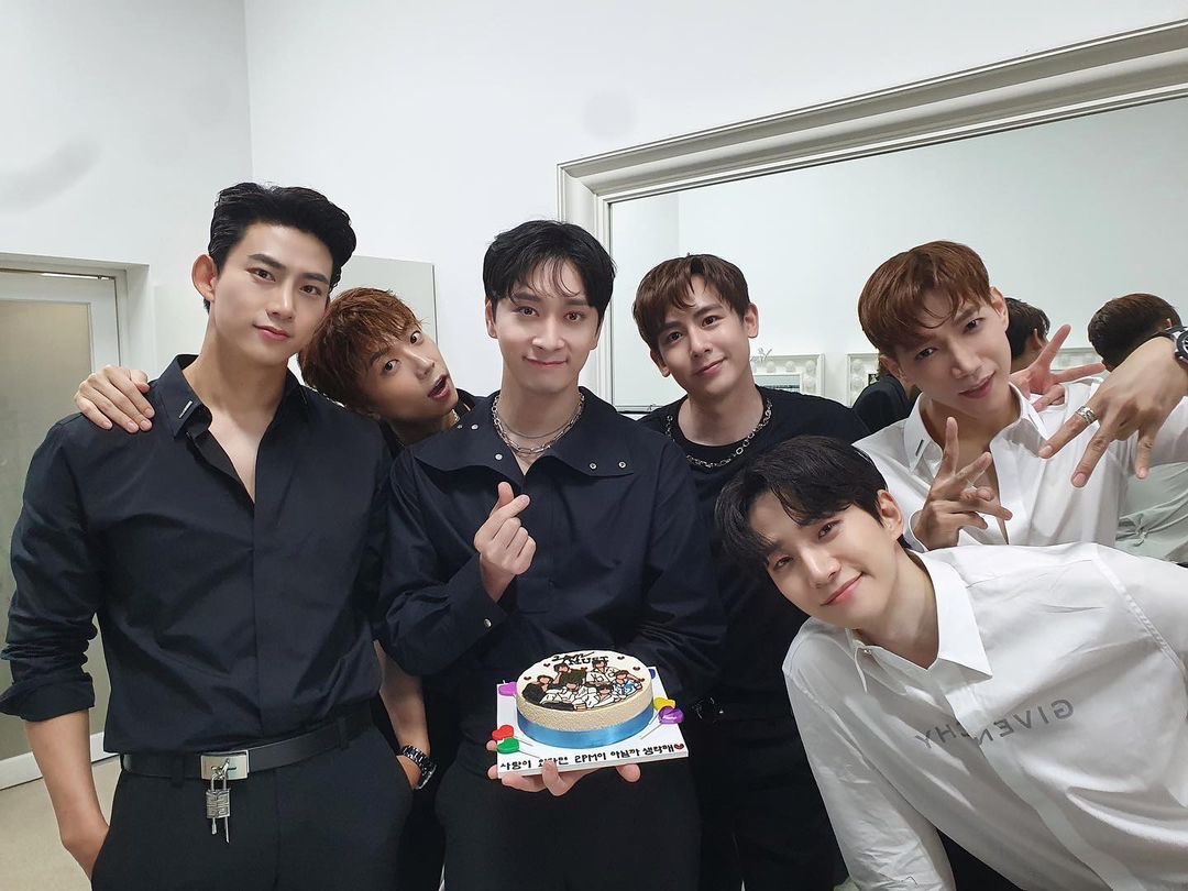 imhalooo's tweet photo. HAPPY 14th ANNIVERSARY to 2PM 
💗❤️💚💙💛💜 

#2PM #HOTTEST
#투피엠 #핫티스트
#2PM_14th_Anniversary
#내시간은_14년째_투피엠
#14YearsWith2PM https://t.co/ZZHncdWGjU