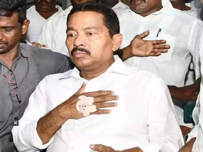 ChotaNewsApp's tweet photo. మంత్రి విశ్వరూప్‌కు బ్రెయిన్ స్ట్రోక్.. హైదరాబాద్‌కు ప్రత్యేక విమానంలో..!

#AndhraPradesh #viswaroop #hyderabad #YSRCP https://t.co/sdFvTswaPy