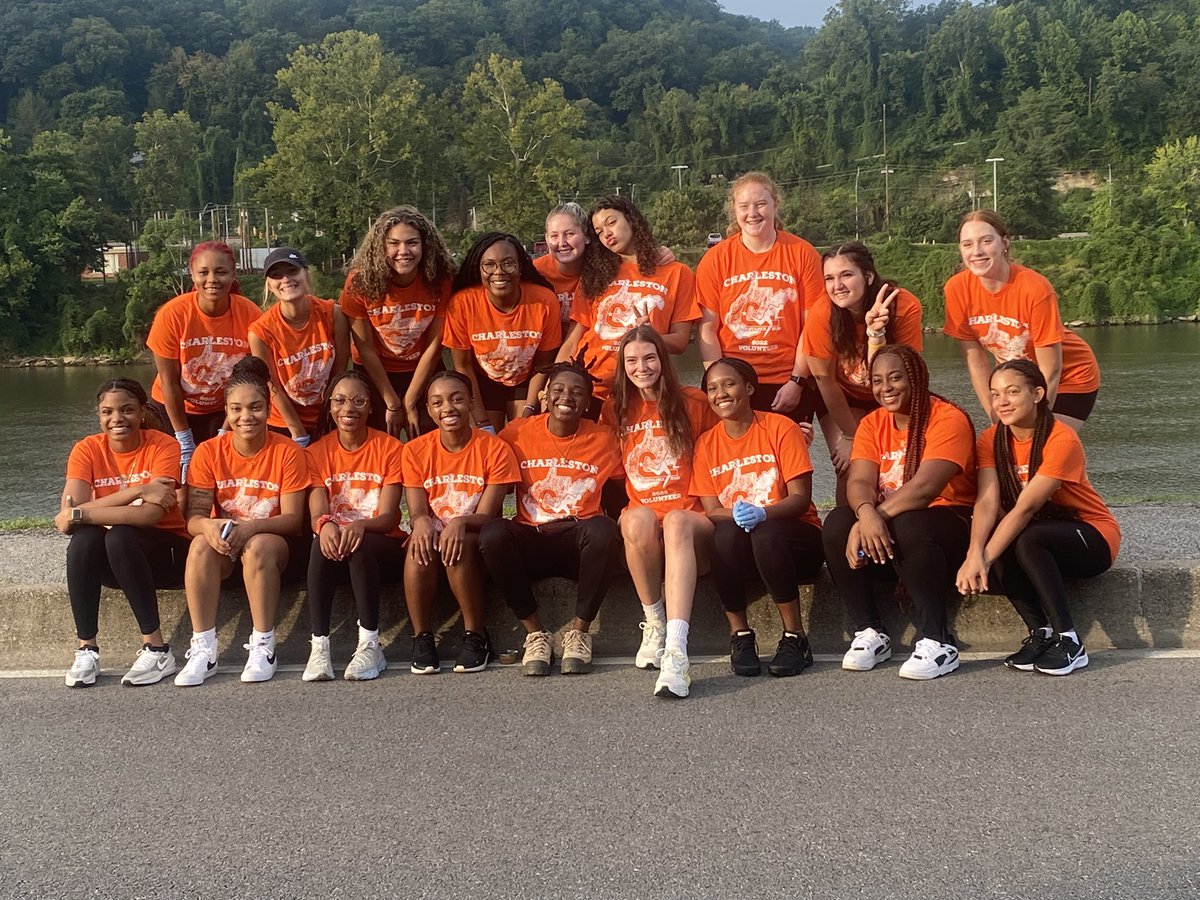 ucwv_wbb's tweet photo. Proud of these young ladies for always being generous with their time and serving the community #5G. 🥳🏃 https://t.co/HbJHigUwpU