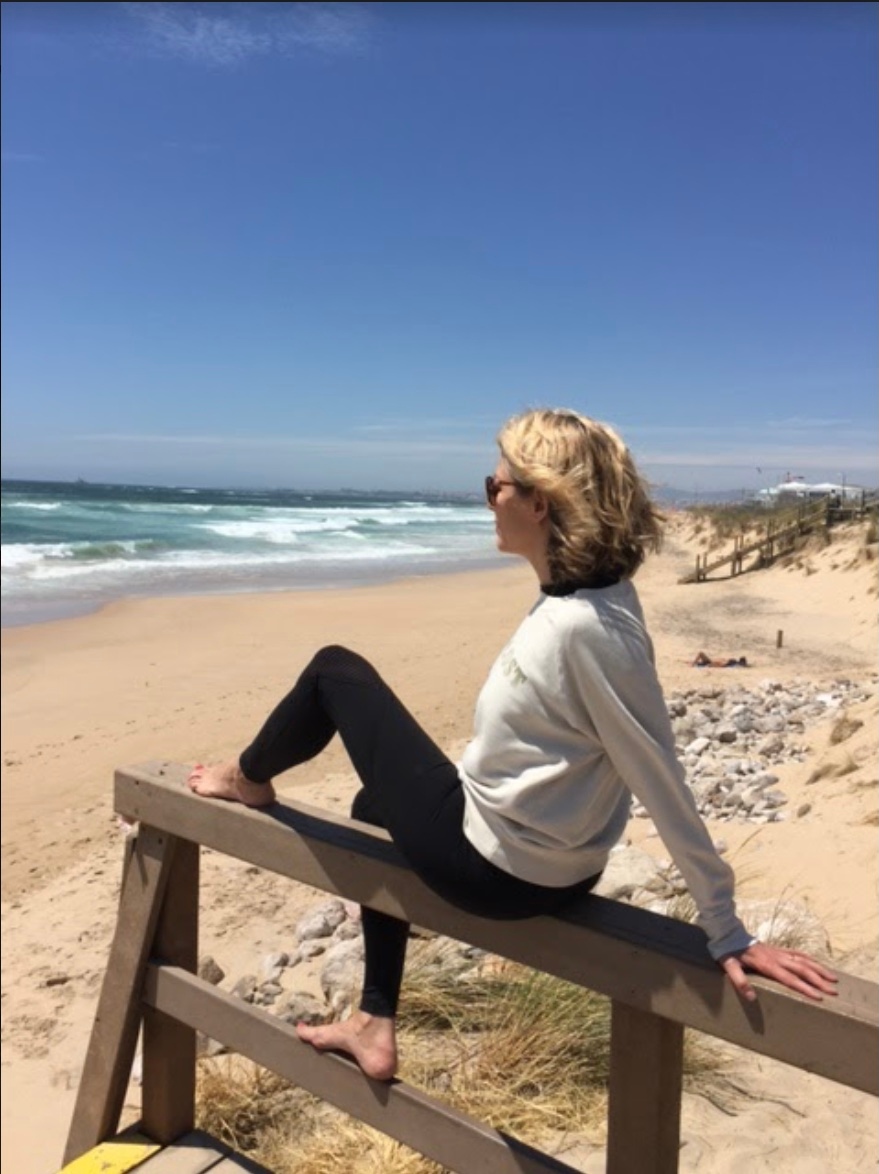 maatactive's tweet photo. Looking ahead to what fall will bring but happy to be here now. Enjoy the #LaborDayweekend 🖤 @juliasokoldrei1

#MAATactive #movewithMAAT #yoga #yogalegging #fitness #Pilates #kneepads #paddedknees #summersaturday #summerisnotover #endlesssummer #thosesummernights #Portugal https://t.co/d9xki9xN5f