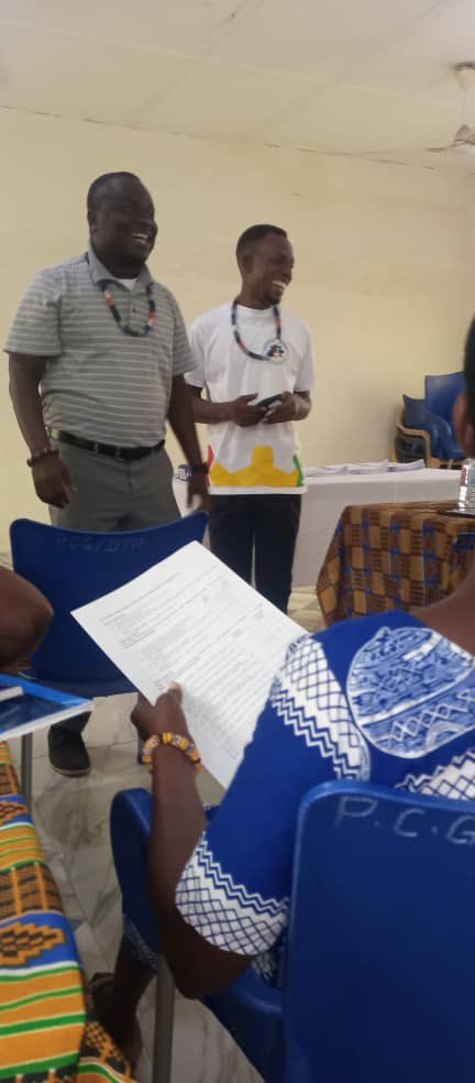 Gacheampong's tweet photo. Enterprise Development Train:
The Krobo Bead Industry 
#FreeEnterpriseAfrica #Madeolo https://t.co/rwS11umxWJ