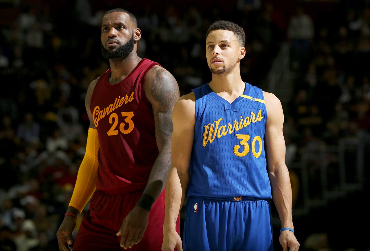LeBron4K's tweet photo. • LeBron and Curry | 🐐 &amp; 🐐 https://t.co/NhO0thwKmt