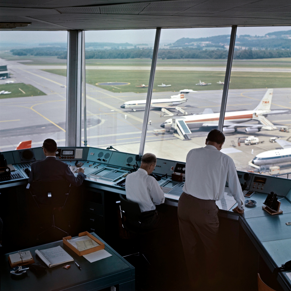 AirportHistory's tweet photo. 🛫 Fresh content!

See 🔟 amazing photos from Air Traffic Control towers in the 1950s, 1960s &amp; 1970s.

Which one is your favorite? Reply below 👇 

⏩ https://t.co/Lz4fQquL6z

#airporthistory #aviation #airtravel #avgeek #history #atc https://t.co/nEwDvF0kCm