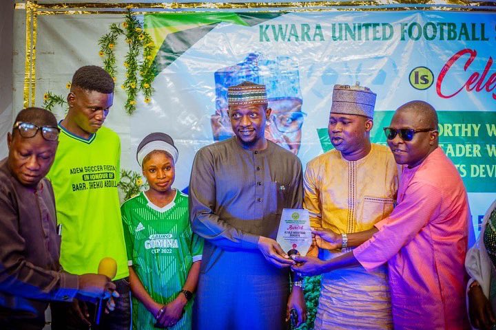 MuktarShagaya's tweet photo. Together with H.E. Mallam Abdulrahman Abdulrazaq, the executive governor of Kwara State, I received the Kwara United Football Fans Award today. https://t.co/PZ54VPl7Bj