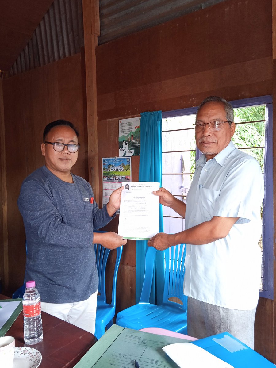 Thadou_TLF's tweet photo. 2022 kum sunga dinga angavei channa Executive Committee toukhomna phat sunga chun TLF Chairman thah Pu @janglal_Sitlhou le Vice Chairman thah Pu @th_kipgen in tohmun thah alopan lhon tan ahi.

Thadou pao khantouna dingin kilolna phabep jong akineiyin ahi. https://t.co/qPZuC7ENuk