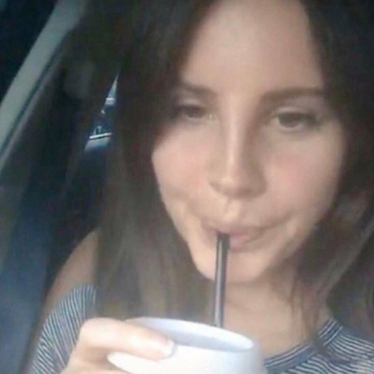 SELENA ICONLU HERKES BANA ASIRI SAMIMI GELIYOR MENT ATMAKTA HIC CEKINMEDIGIM TEJ FANDOM