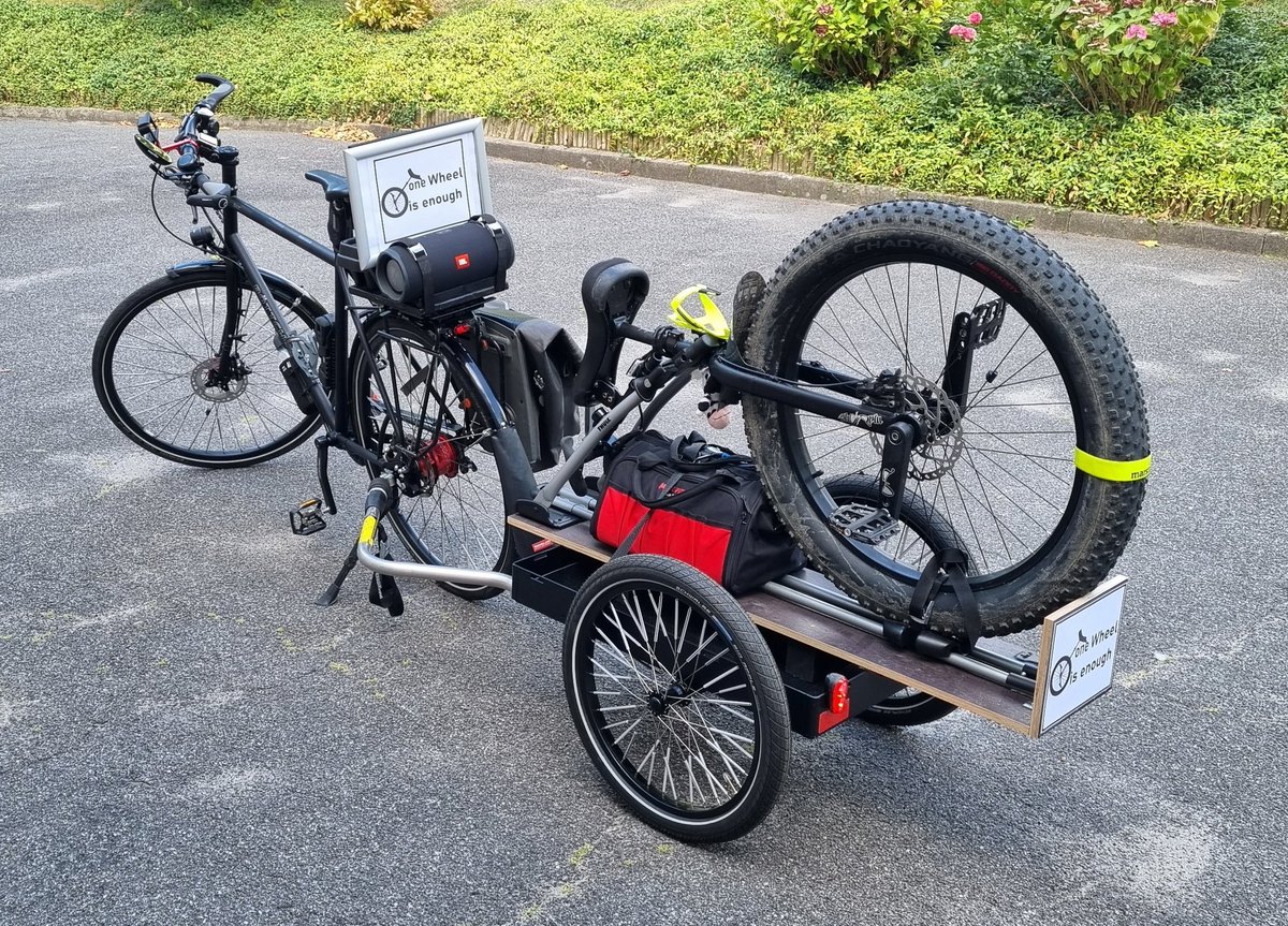 LeikKiel's tweet photo. Die Vorbereitungen sind abgeschlossen, der #Anhänger ist geladen.
Morgen geht es los zum #TagdesSports in #Kiel.
Aber nur echt mit #Musik im Rücken. 🔊
#einrad #unicyle #einradfahren #unicycling #muni #municyclelife #municycling #municyle #onewheelisenough https://t.co/6b5NlLY6TQ