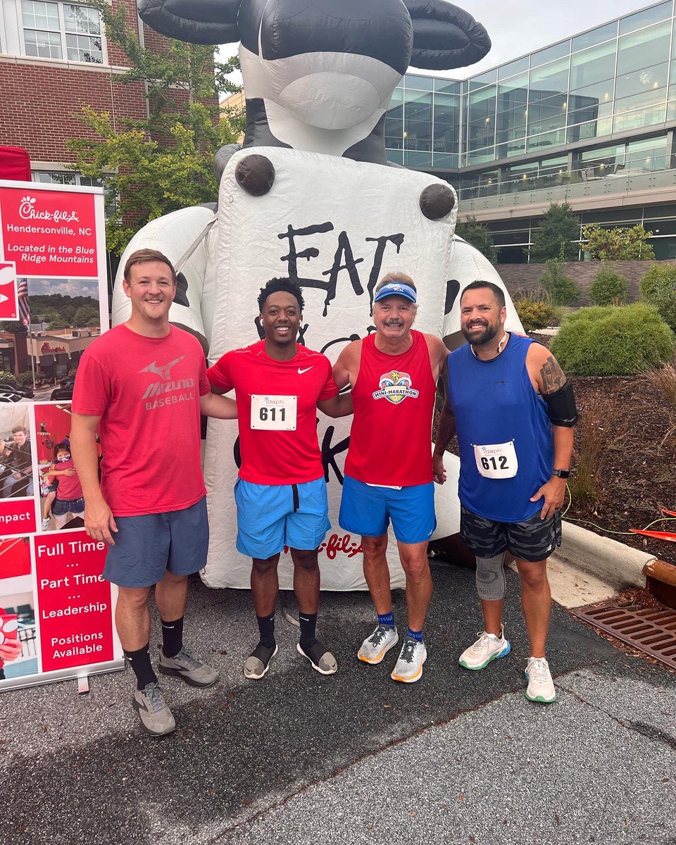 PrestonB_NC's tweet photo. Team Fletcher crushed the Apple Festival 5k today! Also saw the NC Apple Ambassador who is an amazing young person! #running #5k #applefestival https://t.co/q26Of9OVqW