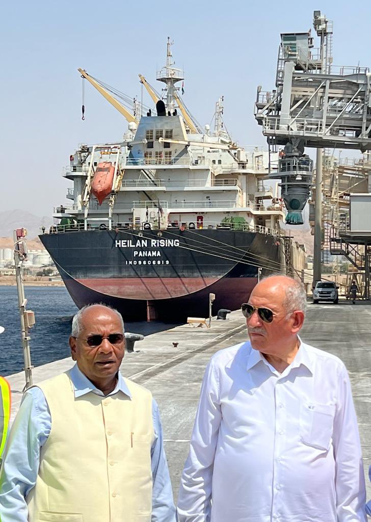 drusawasthi's tweet photo. I Visited the #JPMC Unit Jordan Industrial Ports Company facility at the Port in Aqaba, Jordan. I took the complete round of the #JIPC Port facility along with His Excellency Dr Mohammad K Thneibat, Chairman, JPMC and JIFCO & other senior officials & engineers. https://t.co/w8dM1jQChS