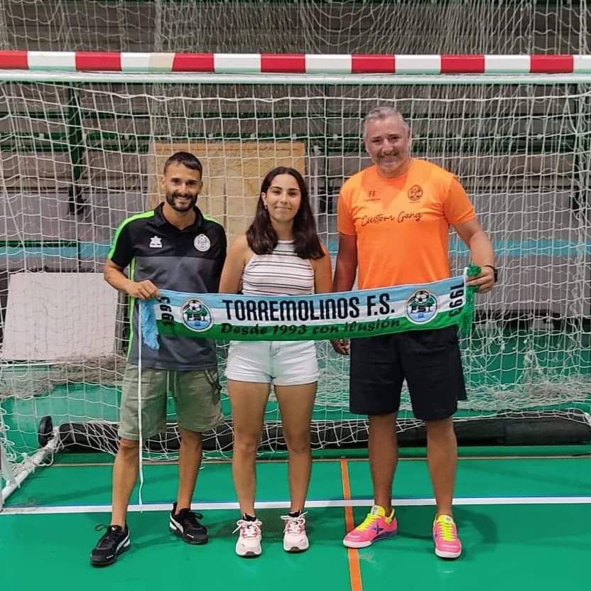 FSTorremolinos's tweet photo. Paola Ramos, en el club desde infantil, renueva un año más con el Sénior Femenino además de ser la capitana del equipo juvenil. https://t.co/Xdq349dbBl