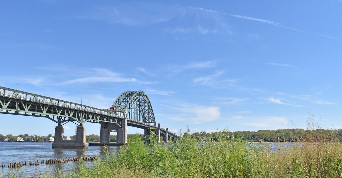 MikeSlickster's tweet photo. A friendly reminder if you're motoring out of town for the holiday weekend: Happy Labor Day and keep it between the ditches!
#Lunchtime #Photography #TaconyPalmyraBridge #Philly #DelawareRiver #LardnersPoint #WaxingCrescent https://t.co/9XjXwyus54
