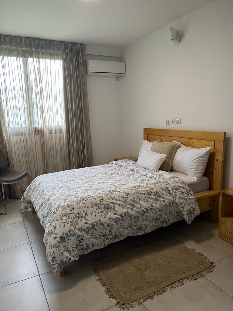 mybeecorp's tweet photo. Joli appartement meublé en plein cocody non loin du Palm club 
-2 chambres 
-machine à laver
-salon/salle à manger 
-cuisine entièrement équipée 
-WIFI 
-canal + 
-Service de ménage 

Prix : 70.000 /jour ( 3 jours minimum)
( reduction possible si long séjour )

Dm si intéressé https://t.co/TtEA5JRiX5