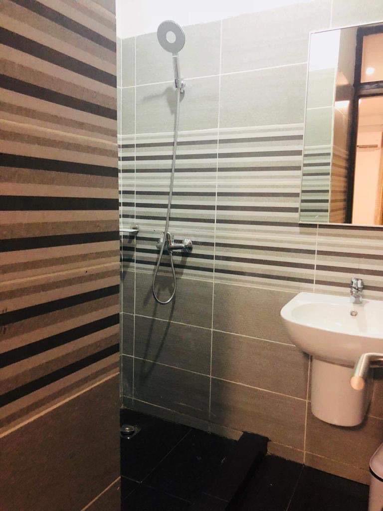 mybeecorp's tweet photo. Joli appartement meublé en plein cocody non loin du Palm club 
-2 chambres 
-machine à laver
-salon/salle à manger 
-cuisine entièrement équipée 
-WIFI 
-canal + 
-Service de ménage 

Prix : 70.000 /jour ( 3 jours minimum)
( reduction possible si long séjour )

Dm si intéressé https://t.co/TtEA5JRiX5