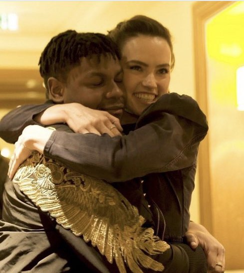 callamdenot's tweet photo. Daisy Ridley and @JohnBoyega ππ via ig. #realilifepeanuts #finrey #reylo #withouteditedphotos #starwars #sequal #Rey #fin #Poe #BenSolo #KyloRen #markhamill #kylo #johnboyega #oscarisaac #AdamDriver #DaisyRidley #starwarscast @TheFirstOkiro https://t.co/1Z3iG8E7v5