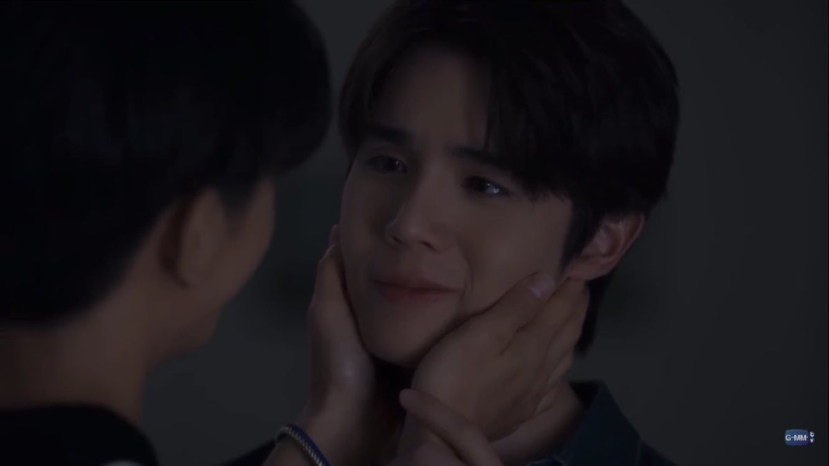 tinygelbie's tweet photo. as someone who's a famous actor who has fans that love him for his appearance, talay's words must mean a lot to puen cos there's someone who likes him for who he really is, without knowing his social status or how he looks like. 

puen deserves this kind of love. 

#ViceVersaEP8 https://t.co/LyKeKU0xMg