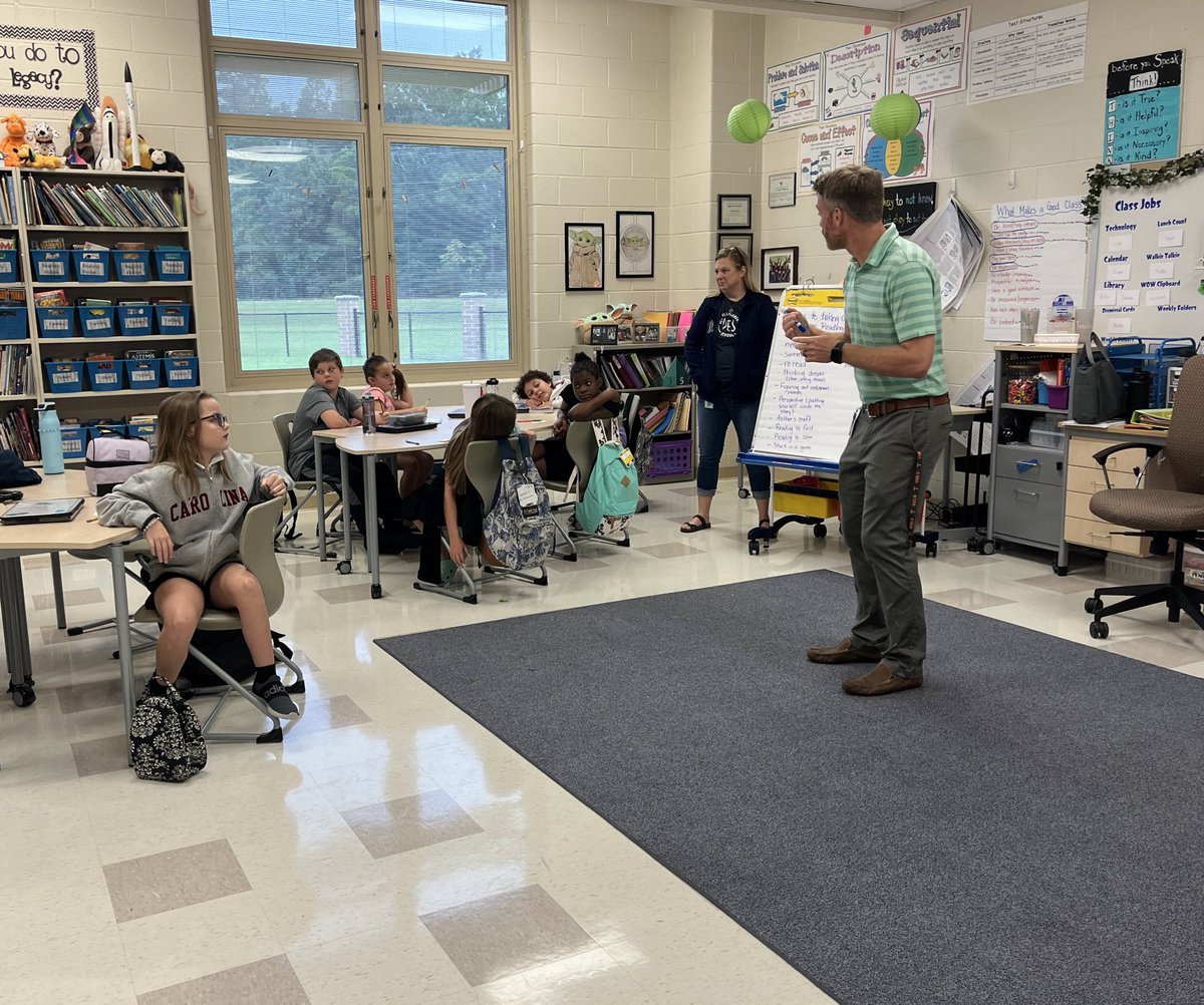 SBT512's tweet photo. @SchirmerDES gave awesome motivating pep talks to our Fifth Graders on Friday! Be proud @deerfieldlex1! https://t.co/njwAPLJHRi