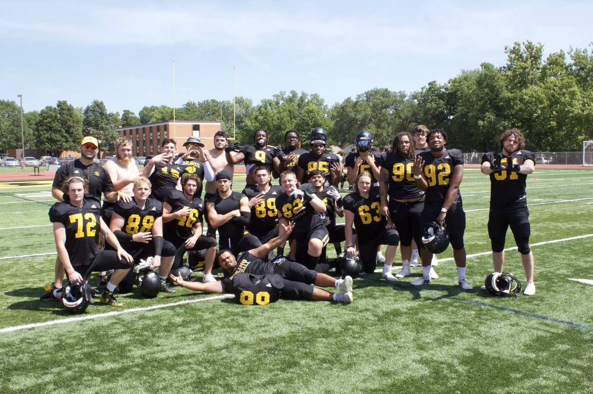 cole_greenwood5's tweet photo. Braves football is back baby!! 6pm vs.the team from Winfield #FAM #ROLLTRIBE @IsaiahVeal @colbyjohnson56 @jacobgarcia91_ @Cuyler_Burdette @blake_homman @JSkar_44 https://t.co/qxeJNBcwvu