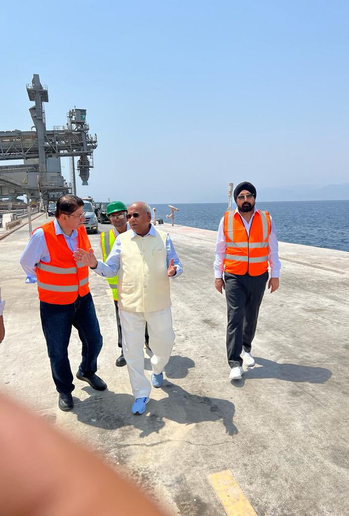 drusawasthi's tweet photo. My visit to #JPMC Unit Jordan Industrial Ports Company facility at the Port in Aqaba, Jordan. I took the complete round of the #JIPC Port facility. Members of #IFFCO team were also present with other senior officials & engineers. https://t.co/akv5pofoGT