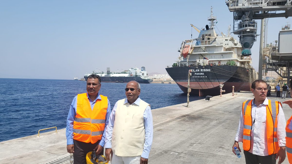 drusawasthi's tweet photo. My visit to #JPMC Unit Jordan Industrial Ports Company facility at the Port in Aqaba, Jordan. I took the complete round of the #JIPC Port facility. Members of #IFFCO team were also present with other senior officials & engineers. https://t.co/akv5pofoGT